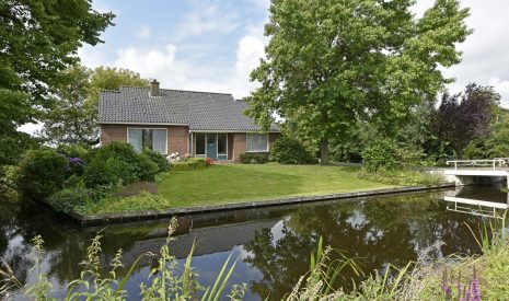 Te koop: Foto Woonhuis aan de Zuideinde 14 in Aarlanderveen