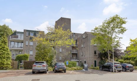 koop  Alphen aan den Rijn  Koraalzwam 107 – Hoofdfoto