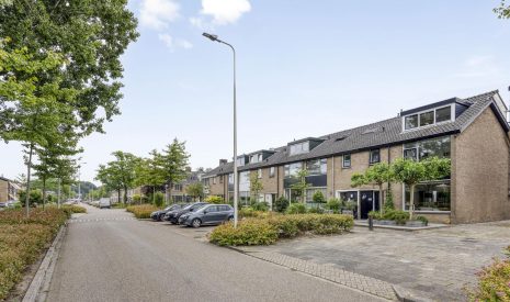 Te koop: Foto Woonhuis aan de Korenbloemweg 10 in Alphen aan den Rijn